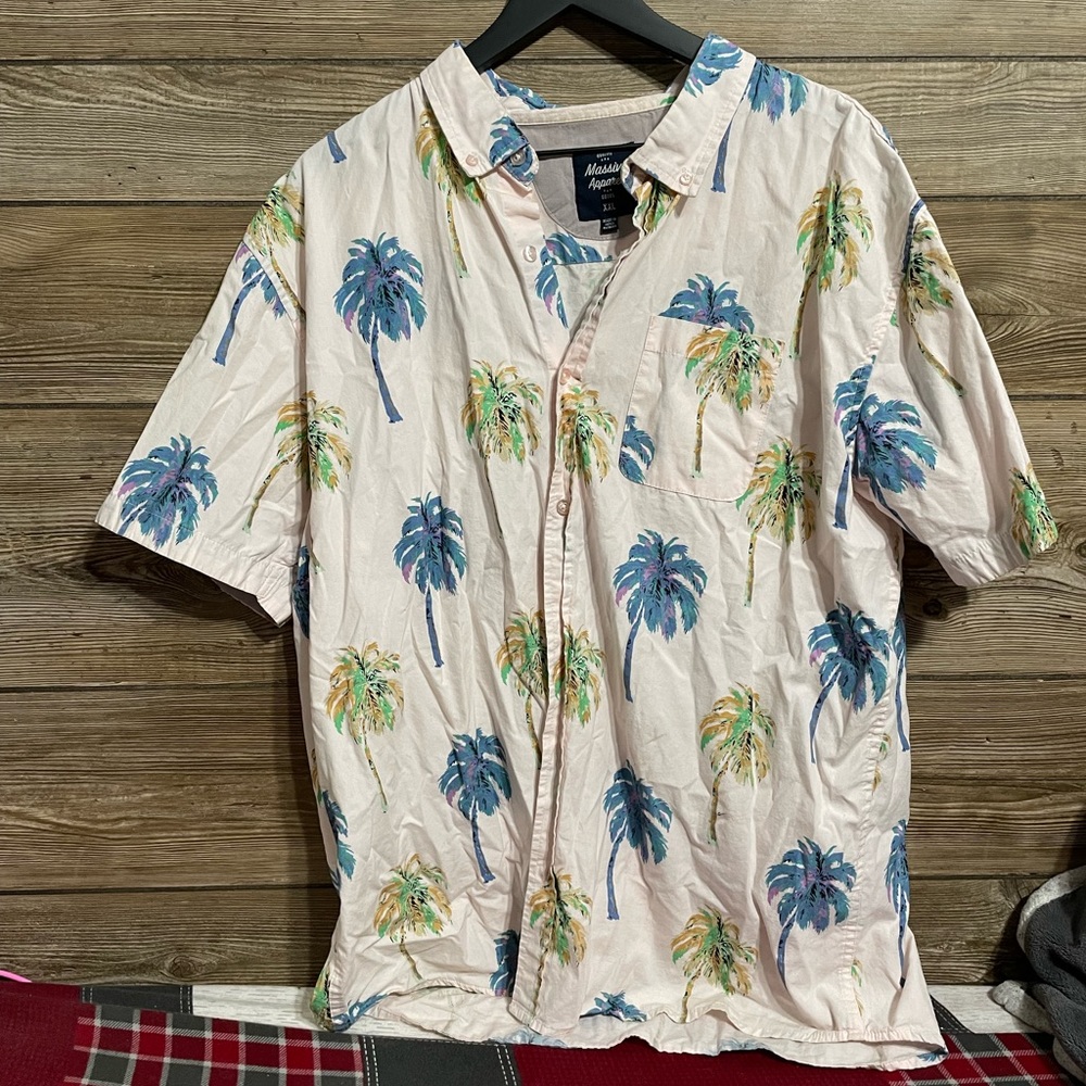 Men’s Hawaiian shirt- Size XXL- only worn a few times- light pink- 100% cotton